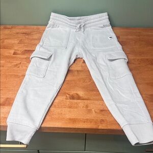 Abercrombie Kids- Sweatpant Cargo Joggers  EUC, Boys size 7/8- bone color
